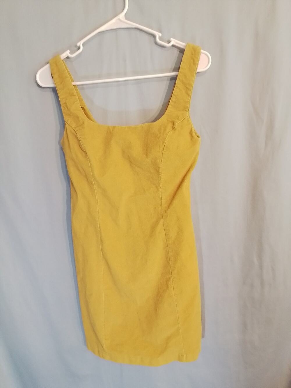 Sky & Sparrow Yellow Mini Form Fitting Dress